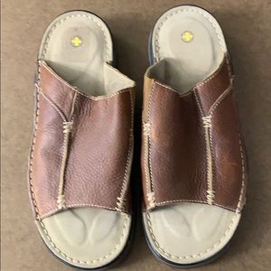 Men’s Dr. Martens slides